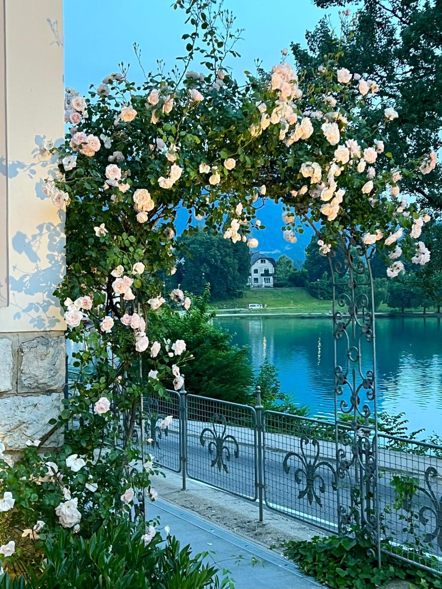 Adora Luxury Hotel Bled Bagian luar foto